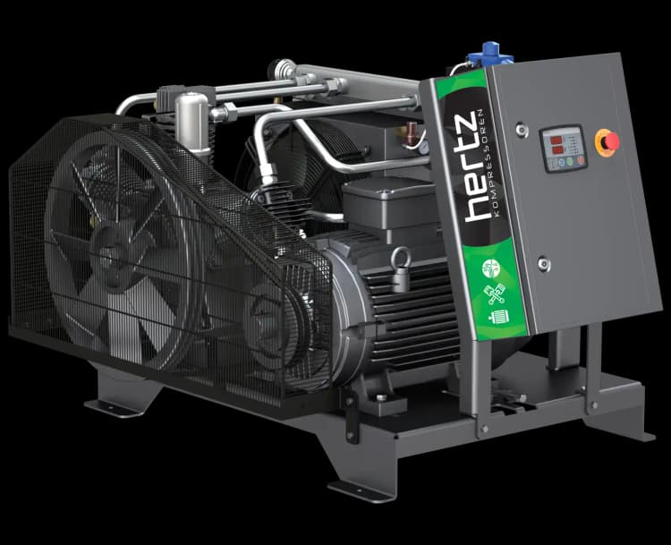 Oil-injected reciprocating compressors